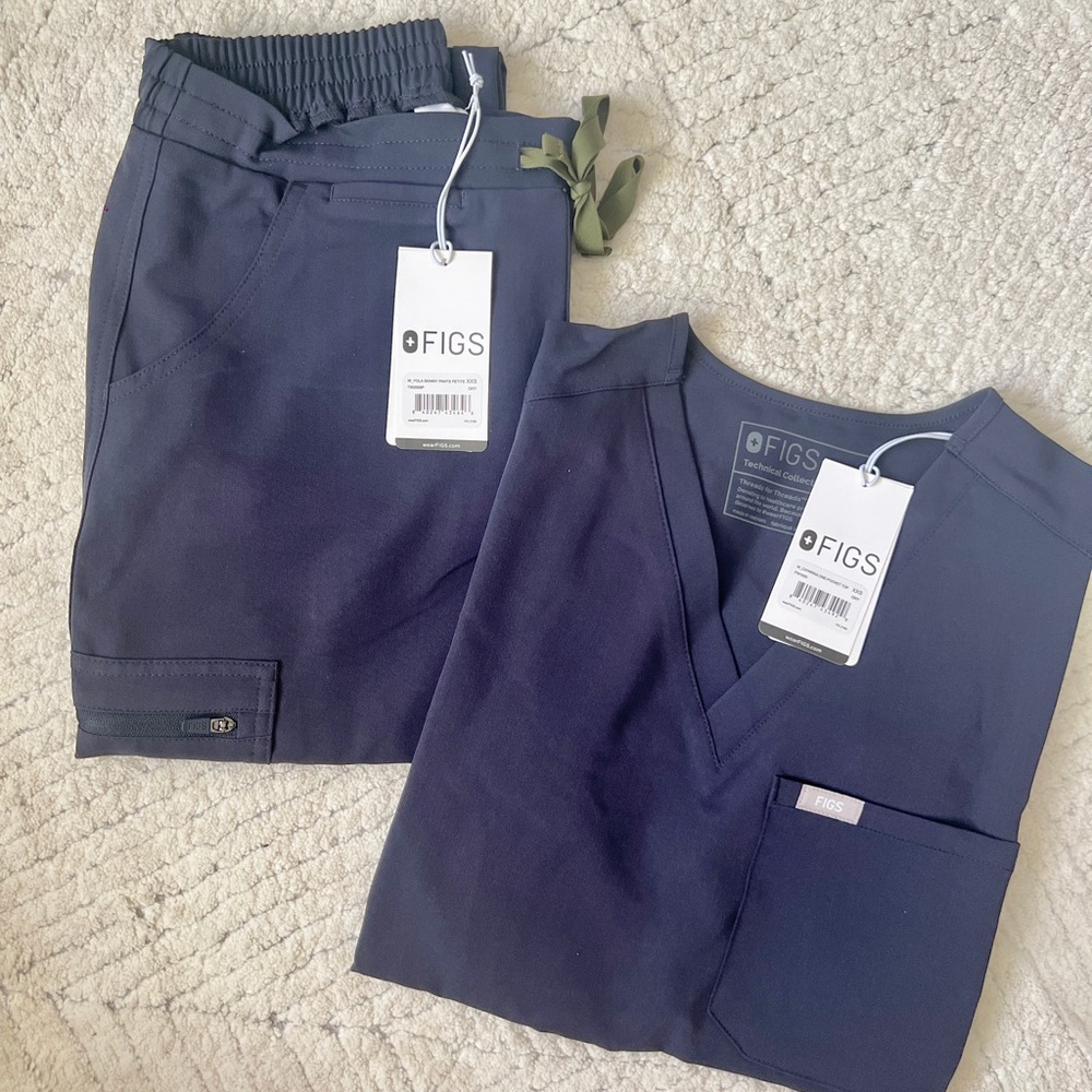NWT FIGS | Quiet Navy Scrub Set (Catarina Top / Yola Skinny Pants)